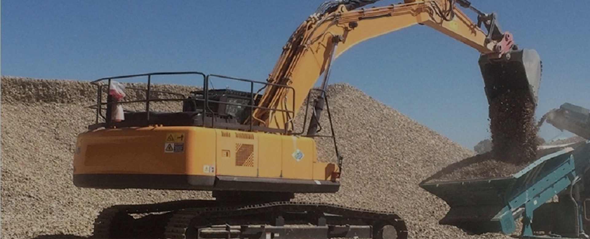 Why Excavators are Essential for Heavy-Duty Construction Projects