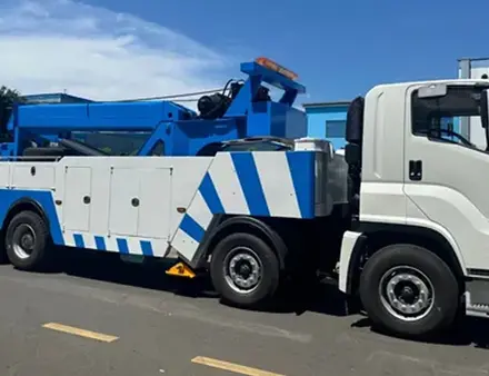 Heavy Duty Crane Trucks