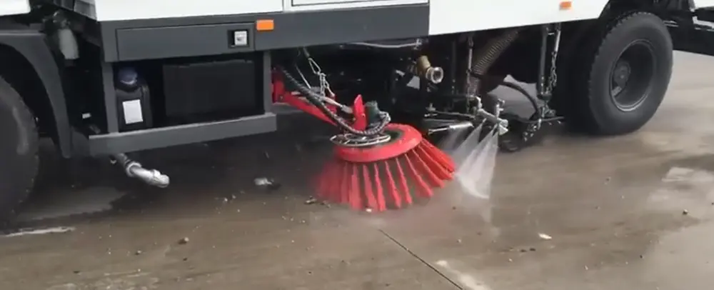 Road cleaning truck Video