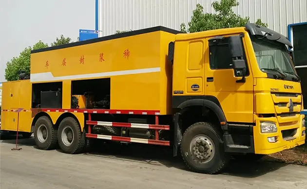 asphalt-sprayer-truck