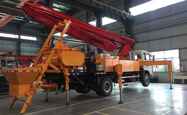 concrete-lorry-with-pump